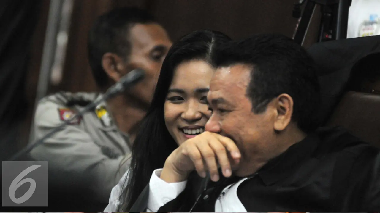 20160907- Dengar Kesaksian Ahli Patologi, Jessica Tersenyum-Jakarta- Helmi Afandi