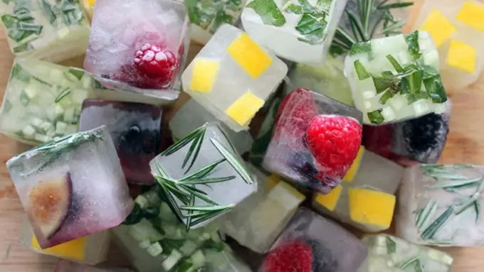 [Bintang] 5 'Camilan' Nikmat Ini Bisa Kamu Dapatkan dengan Cetakan Es