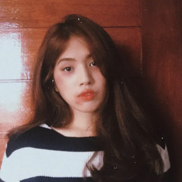 Potret Pesona Melly Krista