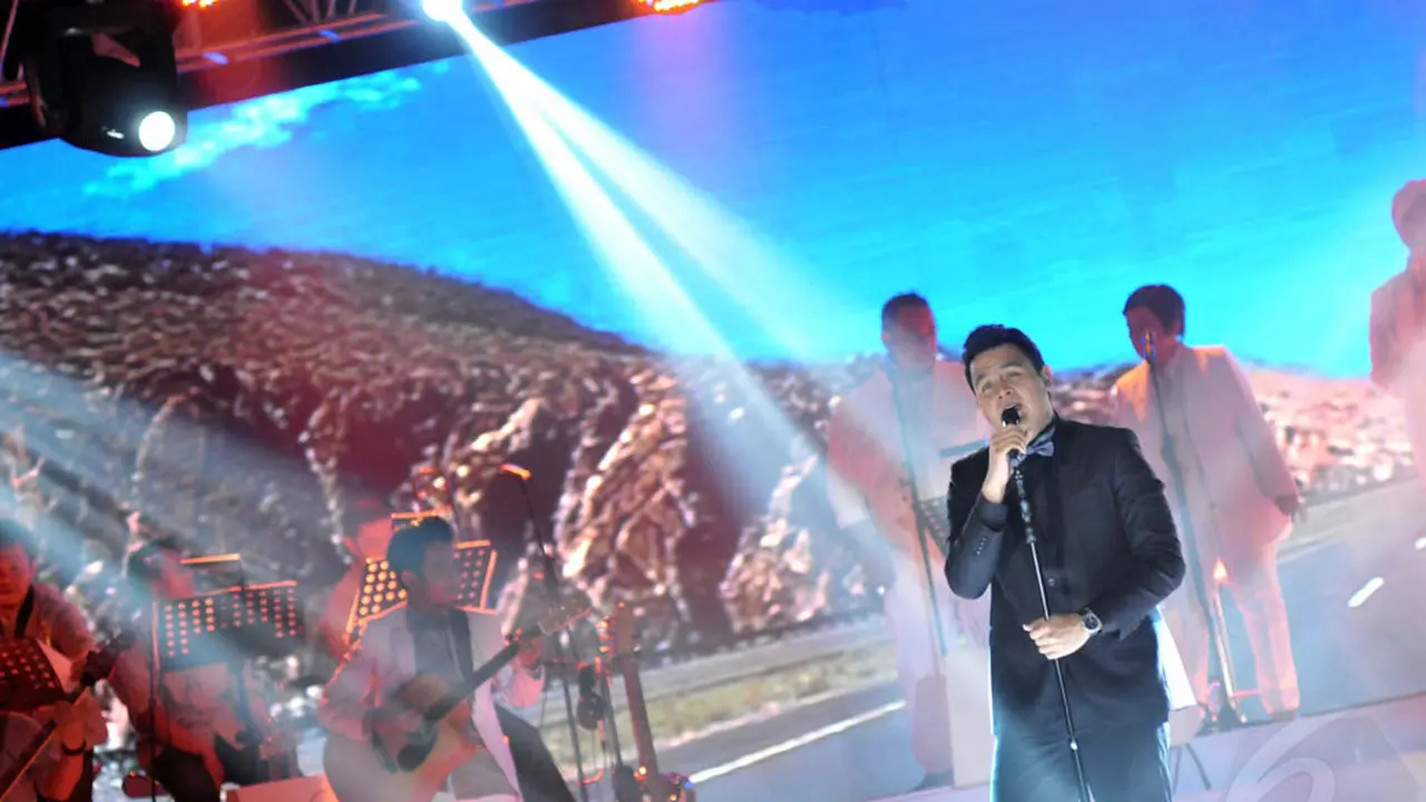 Tulus Tampil Mengagumkan di Konser 'Gajah'
