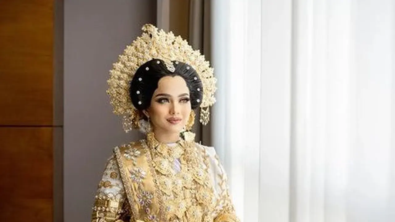 Potret Putri Isnari saat Akad Nikah Dibalut Busana Adat Bugis