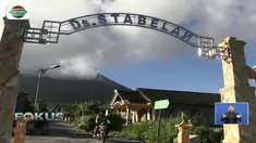 Letusan freatik masih terjadi setelah status Gunung Merapi ditingkatkan dari normal menjadi waspada. Petugas BPBD dan aparat kepolisian meminta masyarakat tenang namun tetap waspada.