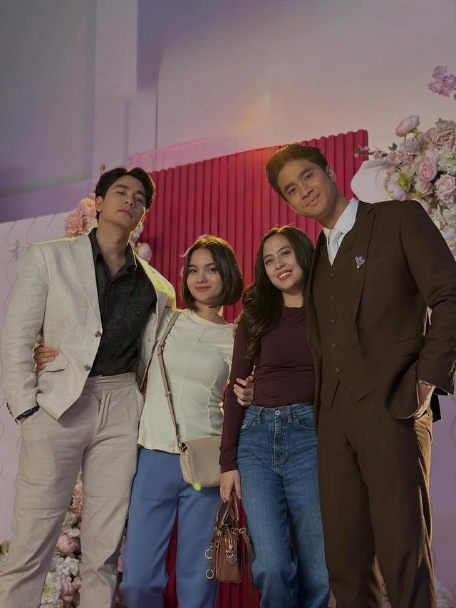 4. Kaus Lengan Panjang dan Celana Jin Biru