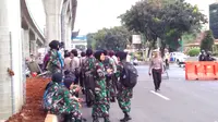Amankan Demo FPI, Tentara Berhijab Diterjunkan