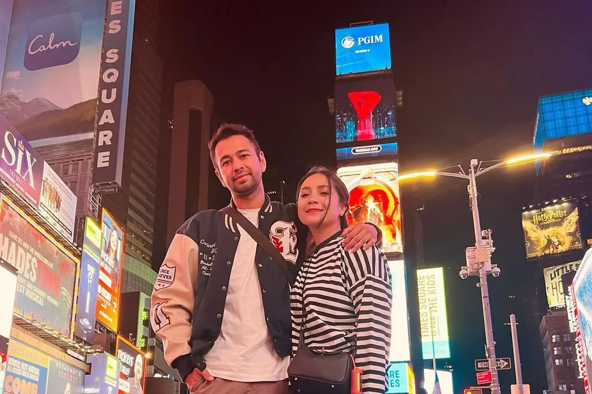 6 Momen Mesra Raffi Ahmad dan Nagita Slavina di New York, Bak ABG Pacaran