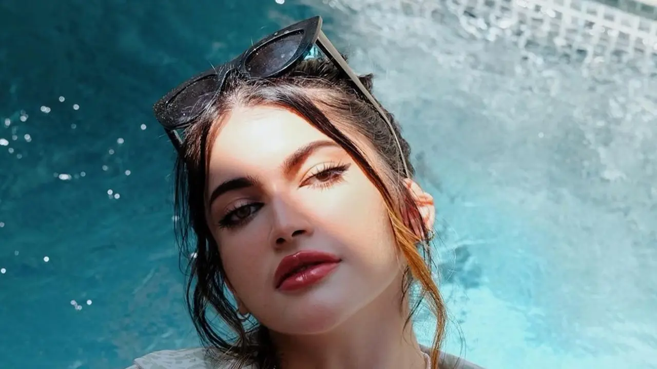 FOTO: Gaya Santai Agatha Valerie saat Liburan, Simpel dan Stylish