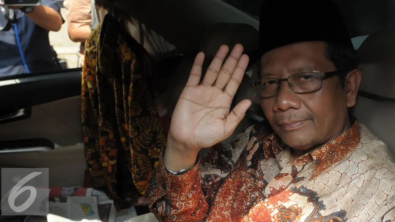 20160512- Mahfud MD Datangi KPK-Jakarta-Helmi Afandi
