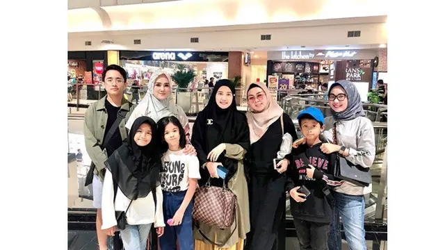 Dikirimi Bunga dari Penjara, Ini 6 Potret Terbaru Safeea Anak Ahmad Dhani
