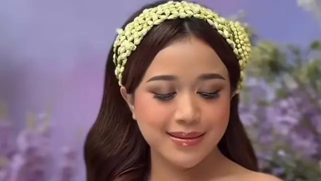 Brisia Jodie saat siraman dengan makeup flawless. [@marlenehariman]