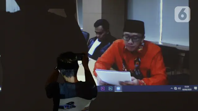 FOTO: Dituntut 10 Tahun Penjara, Imam Nahrawi Bacakan Pembelaan