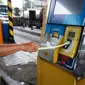 Ada inovasi baru untuk mengatasi masalah tersebut, yaitu tongkat e-toll.(Photo by Bukalapak)