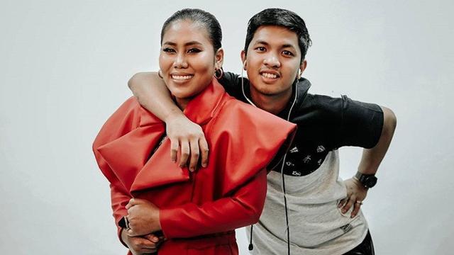 7 Potret Mesra Evi Masamba dan Sang Suami yang Jarang Tersorot