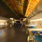 Suasana interior dalam pesawat British Airways yang dipensiunkan diubah jadi tempat pesta. (dok. Instagram @negus747/https://www.instagram.com/p/CZHnZfAIIxg/Dinny Mutiah)