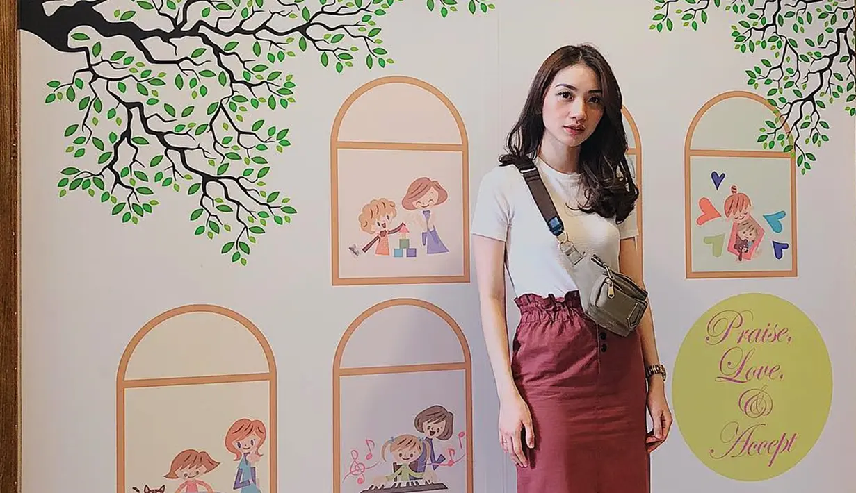 Mulai tahun 2011, Rachel Octavia pun tergabung dalam sebuah girlband Princess besutan Kevin Aprilio yang turut membesarkan namanya. Namun dalam girlband ini ia pun tak bertahan lama. (Liputan6.com/IG/@racheloctavia19)