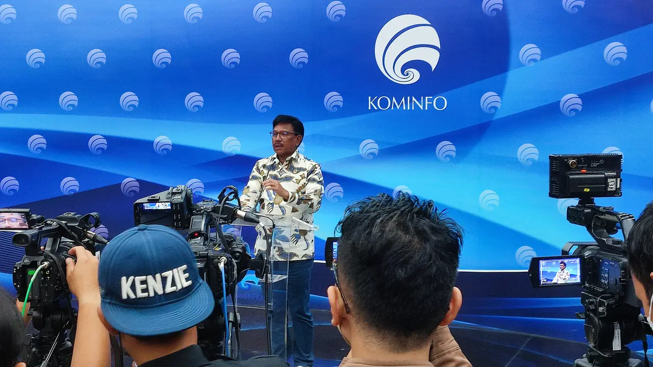 Menteri Komunikasi dan Informatika (Menkominfo) Johnny G. Plate dalam konferensi persnya di Jakarta pada Rabu (3/8/2022). (Liputan6.com/Giovani Dio Prasasti)