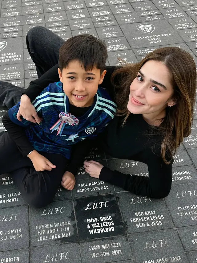 6 Potret Bradley Adik Yasmine Wildblood yang Beranjak Remaja, Terpaut 20 Tahun