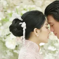 Syahrini dan Reino Barack mesra (Instagram/princessyahrini)