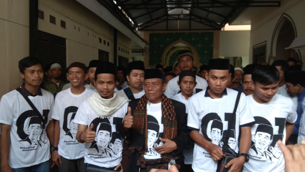 Relawan Solidaritas Ulama Muda Jokowi (Samawa) Jawa Barat bakal berjuang memenangkan Jokowi-Ma'ruf. (Liputan6.com/Achmad Sudarno)