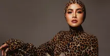 Kenakan hijab bukan halangan Olla Ramlan untuk terlihat fashionable. Termasuk saat photoshoot baru-baru ini [@ollaramlan]