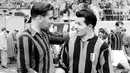 Striker Hongaria, Istvan Nyers (kanan) yang telah wafat pada 9 Maret 2005 dalam usia 80 tahun menjadi pemain asing Inter Milan dengan koleksi gol terbanyak di atas 100 gol, yaitu mencapai 133 gol. Jumlah gol tersebut dibukukannya dalam 6 musim bermain di Serie A mulai 1948/1949 hingga 1953/1954 dalam total 183 laga dan mampu mempersembahkan dua gelar Serie A pada musim 1952/1953 dan 1953/1954. (inter.it)