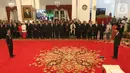 Suasana saat Presiden Joko Widodo atau Jokowi (kanan) memimpin upacara pelantikan Komjen Pol Idham Azis (kiri) sebagai Kapolri di Istana Negara, Jakarta, Jumat (1/11/2019). Idham Azis dilantik menjadi Kapolri menggantikan Tito Karnavian yang diangkat menjadi Mendagri. (Liputan6.com/Angga Yuniar)