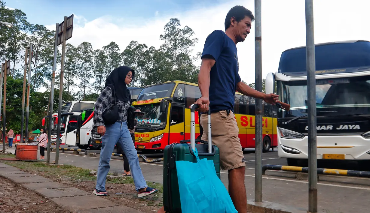 Pada puncak arus mudik, jumlah penumpang diprediksi menyentuh angka 5 ribu hingga 7 ribu orang. (Liputan6 com/Angga Yuniar)