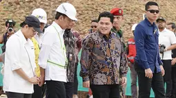 "Ini cita-cita lama yang sudah ditunggu-tunggu oleh masyarakat pecinta sepak bola, di mana kita akhirnya bisa membuat sejarah memiliki TC buat tim nasional sepak bola yang terpadu," ujar Erick dalam sambutannya. (Biro Pers Kepresidenan)