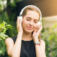 ilustrasi rekomendasi lagu yang cocok didengarkan saat hujan/Tirachard Kumtanom/pexels