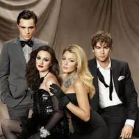 Ed Westwick bersama pemeran Gossip Girl lainnya, termasuk Blake Lively (E!)