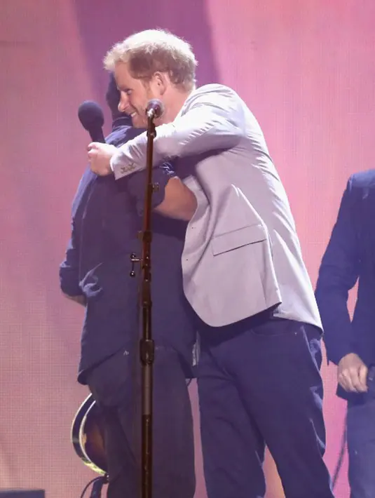 “Pesta yang mewah dengan iring-iringan bukan lah hal yang penting untuknya. Aku pikir Harry ingin menikah di St George's Chapel di dalam istana Windsor. Terbebas dari media dan tertutup,” ujar sumber. (AFP/Chris Jackson)