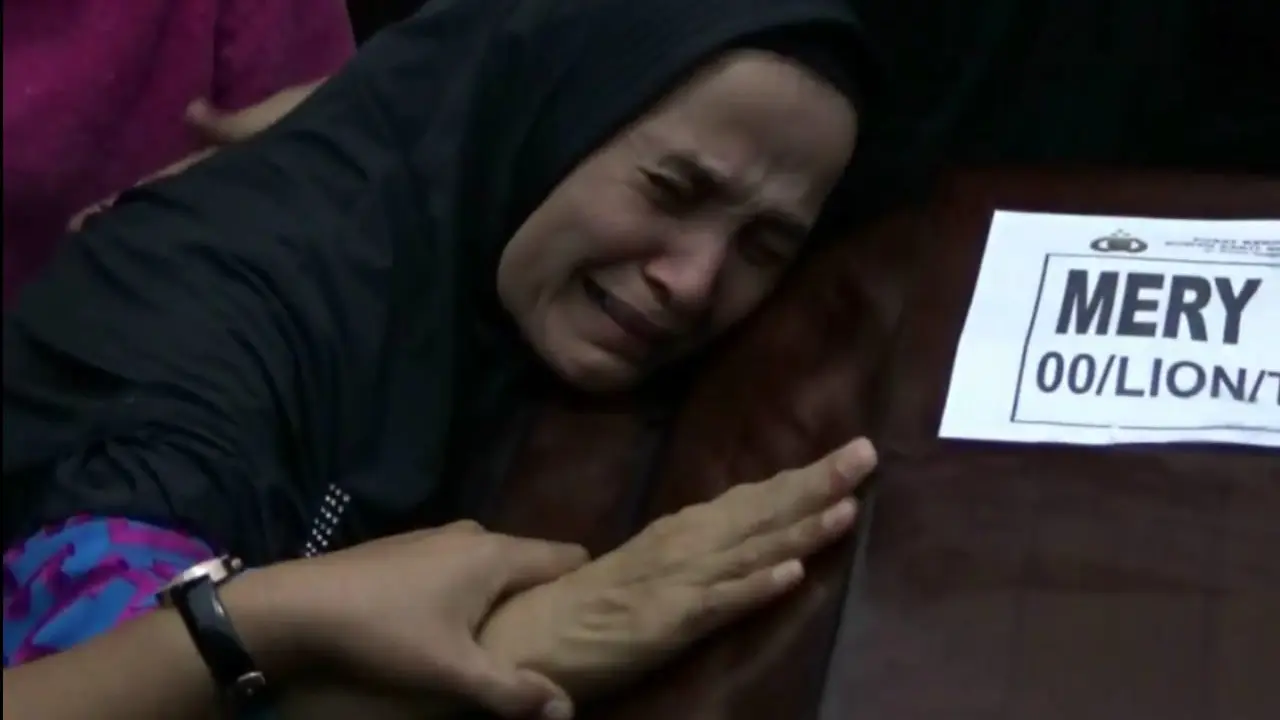 Ibu kandung pramugari Lion Air tangisi peti mati anak semata wayangnya