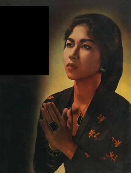 Nama Titiek Puspa menjadi identitasnya di dunia hiburan, menjadi saksi bisu perjalanan panjang kariernya sebagai penyanyi dan aktris kenamaan Indonesia. Dari seorang gadis muda dengan mimpi sederhana, ia menjelma menjadi legenda yang menginspirasi banyak generasi. Karya lagunya yang populer antara lain: Kupu-Kupu Malam, Apanya Dong, Gang Kelinci, Dansa Yok Dansa. (Liputan6.com/IG/@titiekpuspa_official)