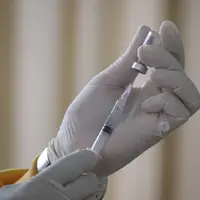 Vaksin meningitis kian langka, Kemenkes akhirnya beberkan penyebabnya. (unsplash.com/Mufid Majnun)