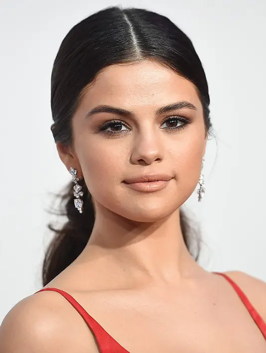 Menjalani proses rehabilitasi, Selena Gomez juga mendapat dukungan dari beberapa sahabatnya. Oleh karena itu ia mengucapkan rasa terima kasih kepada semua pihak yang selalu mendukungnya. (doc.Hollywoodlife.com)