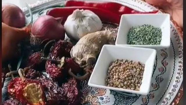 Aksi Food Vlogger Lebanon Bikin Rendang dan Dihias Bendera Indonesia Tuai Pujian Warganet