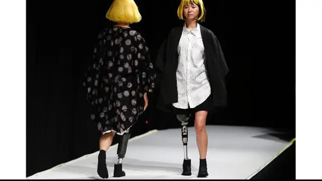 Intip Gaya Busana Modis Penyandang Disabilitas di Atas Catwalk