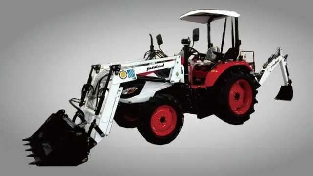 Traktor roda empat merek Pindad model PTM 45 merupakan tipe traktor poros ganda (4WD), berfungsi untuk mengolah lahan. (Dok Pindad)