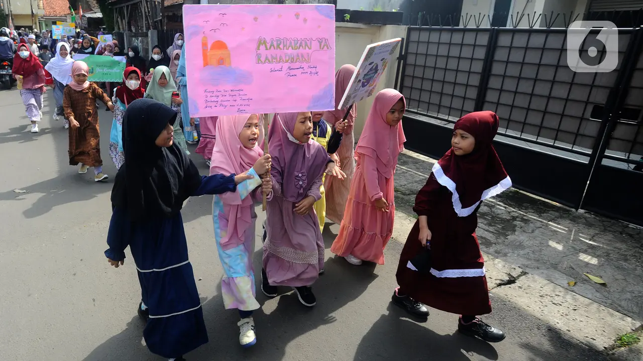 Keceriaan Anak-Anak Ikuti Pawai Menyambut Bulan Ramadan