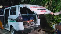 Evakuasi jasad laki-laki dengan kondisi mengenaskan di kawasan Taman Nasional Gunung Gede Pangrango Kecamatan Kadudampit Kabupaten Sukabumi (Liputan6.com/Istimewa).