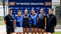 Dunia padel Indonesia mencatatkan pencapaian gemilang ketika pasangan Fitriana Sabrina dan Fitriani Sabatini dari MBB Athletics berhasil menembus babak semifinal turnamen FIP Bronze Singapore (Bola.com/Dok.MBB Athletics).