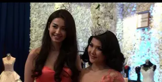 Desainer gaun pengantin Fetty Rusli belum lama ini memamerkan hasil karyanya. Diam-diam Velove Vexia hadir sebagai penonton