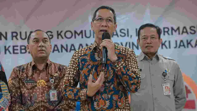 Penjabat (Pj) Gubernur DKI Jakarta Heru Budi Hartono meresmikan secara simbolis Ruang Komunikasi, Informasi dan Edukasi (KIE) Kebencanaan DKI Jakarta di Gedung Disgulkarmat DKI Jakarta.