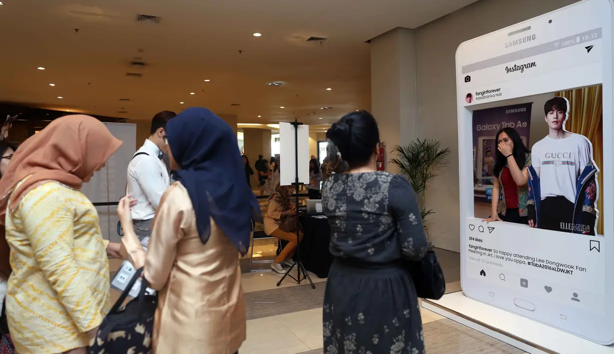 Antusias yang tinggi tampak dari para masyarakat yang sudah memadati area Asia Tour in Indonesia yang bertajuk For My Dear in Jakarta oleh Lee Dong Wook. (Nurwahyunan/Bintang.com)