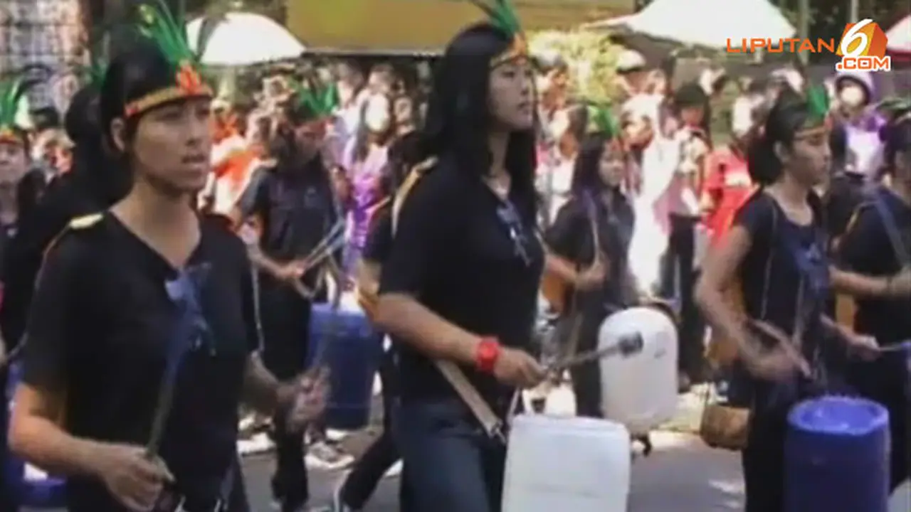 marchingblek-130922a.jpg