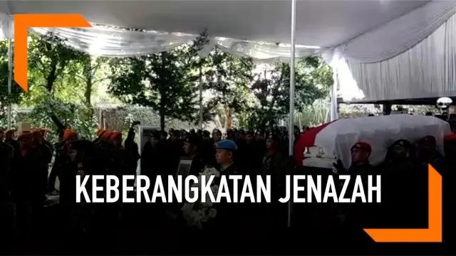 Jenazah Ani Yudhoyono diberangkatkan dari kediaman keluarga di Cikeas, Bogor. Prosesi pemberangkatan ala militer berlangsung khidmat dan penuh haru.