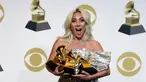Lady Gaga berpose dengan penghargaan Grammy Awards 2019 di Staples Center, Los Angeles, California, AS, Minggu (10/2). Gaga meraih penghargaan Pop Duo/Group Performance, Best Song Written dan Best Pop Solo Performance.(Photo by Chris Pizzello/Invision/AP)