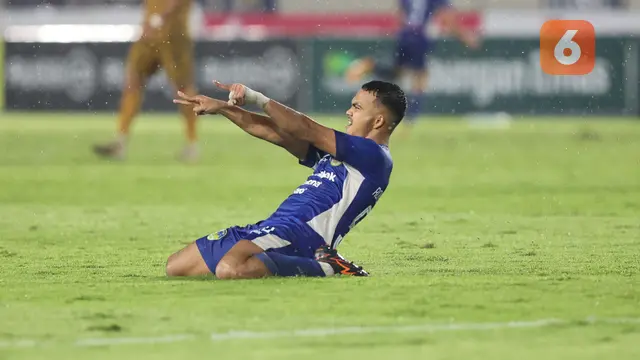 Roken Tampubolon - PSIM Yogyakarta Vs Bhayangkara FC di  Final Pegadaian Liga 2 2024/2025
