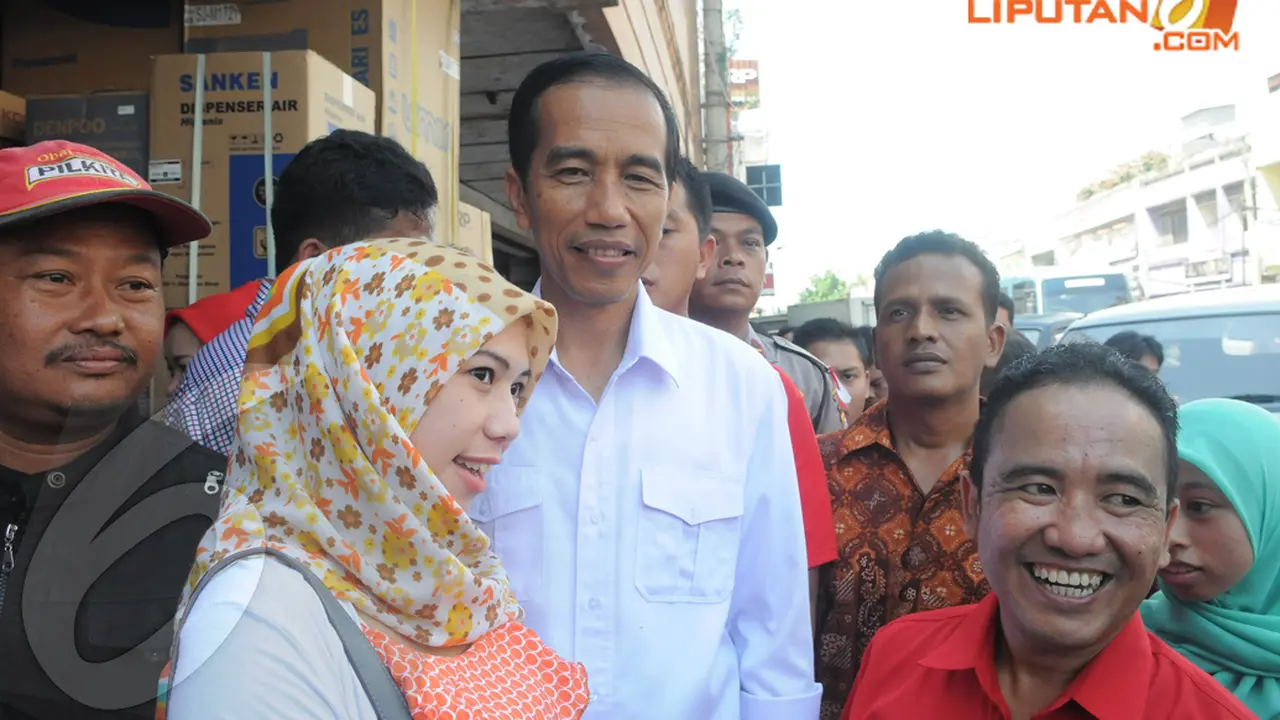 [FOTO] Blusukan ke Serang, Jokowi Bikin Heboh