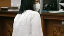 Terdakwa Putri Candrawathi menjalani sidang vonis di Pengadilan Negeri Jakarta Selatan, Senin (13/2/2023). Putri Candrawathi divonis 20 tahun penjara dalam kasus pembunuhan berencana Brigadir Nofriansyah Yosua Hutabarat atau Brigadir J. (Liputan6.com/Faizal Fanani)