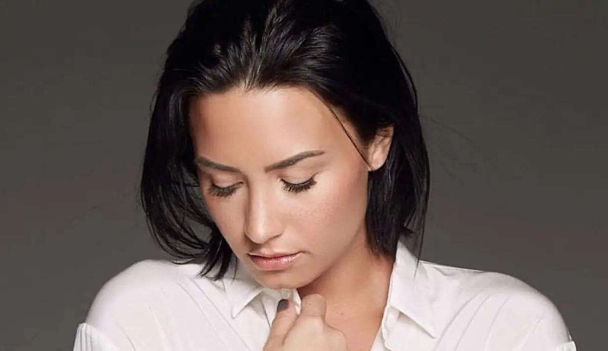 Demi Lovato merasa lega akan kembali melakukan rehabilitasi. Ia lega karena tak harus pulang ke rumah. (instagram/ddlovato)